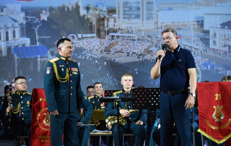Мордовский муниципальный округ 13 июня на сцене Центра культуры и досуга встречал 21 военный оркестр Московского военного округа..